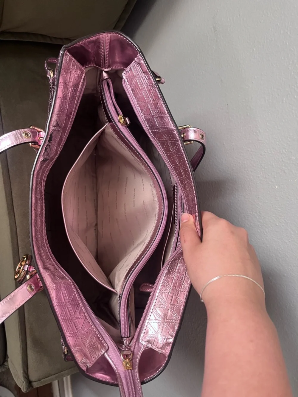 Michael Kors Metallic Rose Pink voyager Quilted Tote - Picture 12 of 15